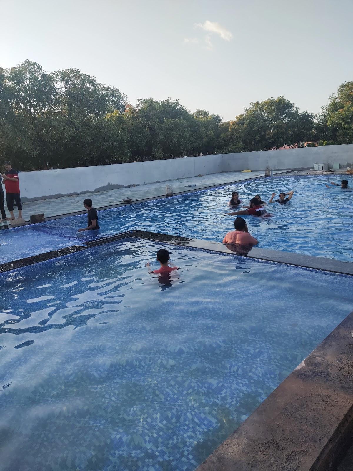 Shree Murlidhar Farm and resort