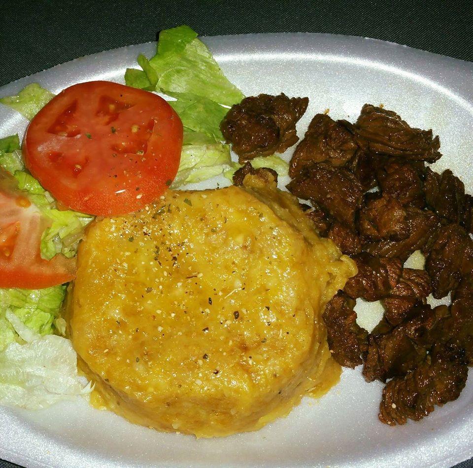 Cruza Calle Grill
