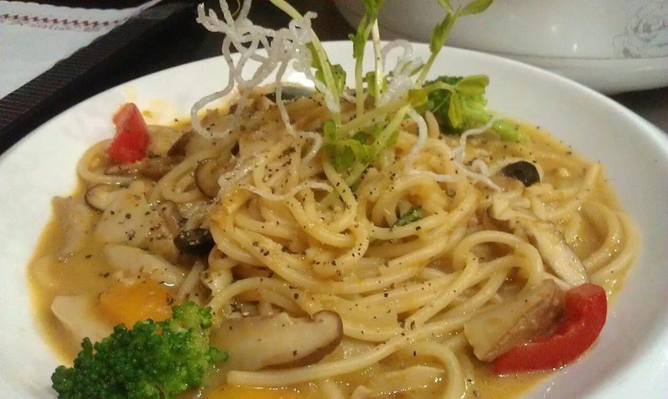 八吋盤飲食空間