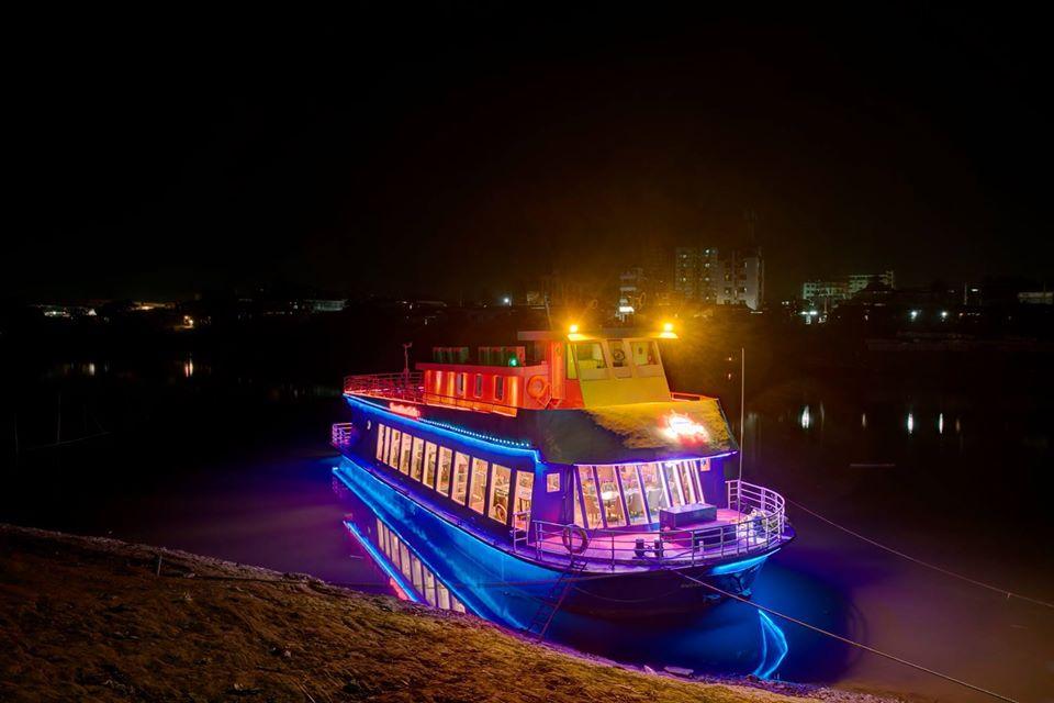 River Cruise Restaurant