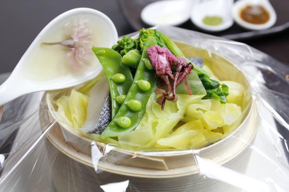 ハチ カフェ