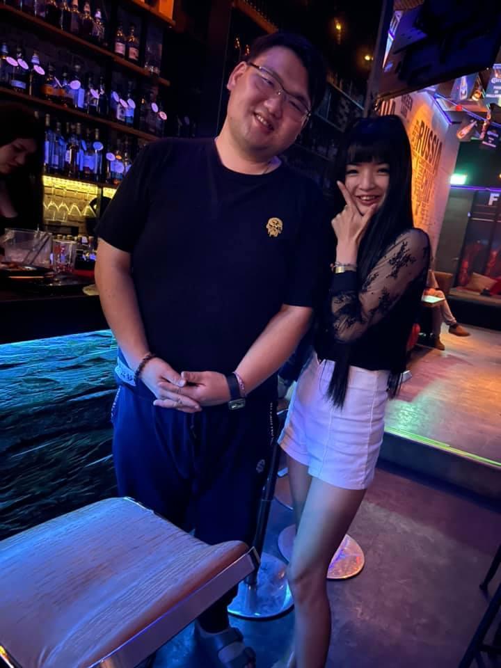 F18 Lounge Bar 自由店
