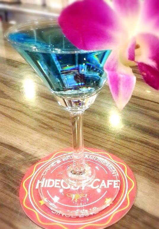 ハイドアウトカフェ