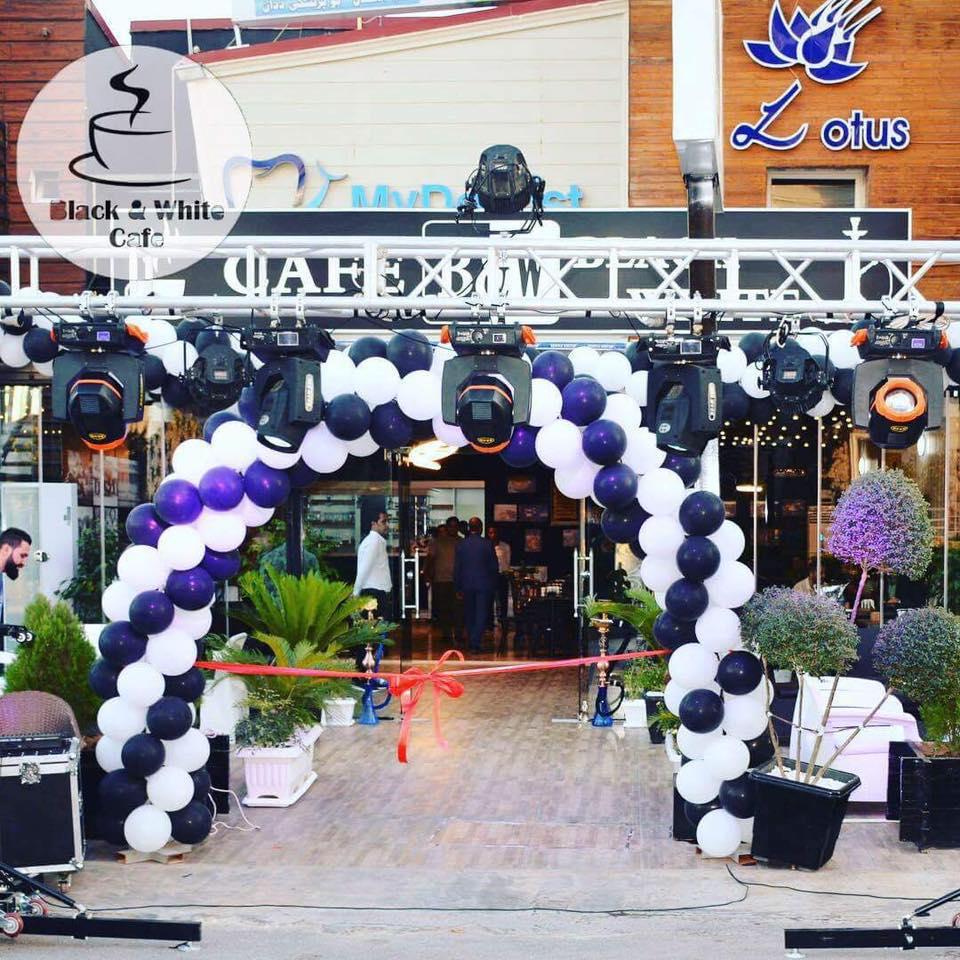 Black & White Cafe