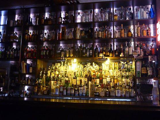BAR BANCO DRY MARTINI CLUBHOUSE