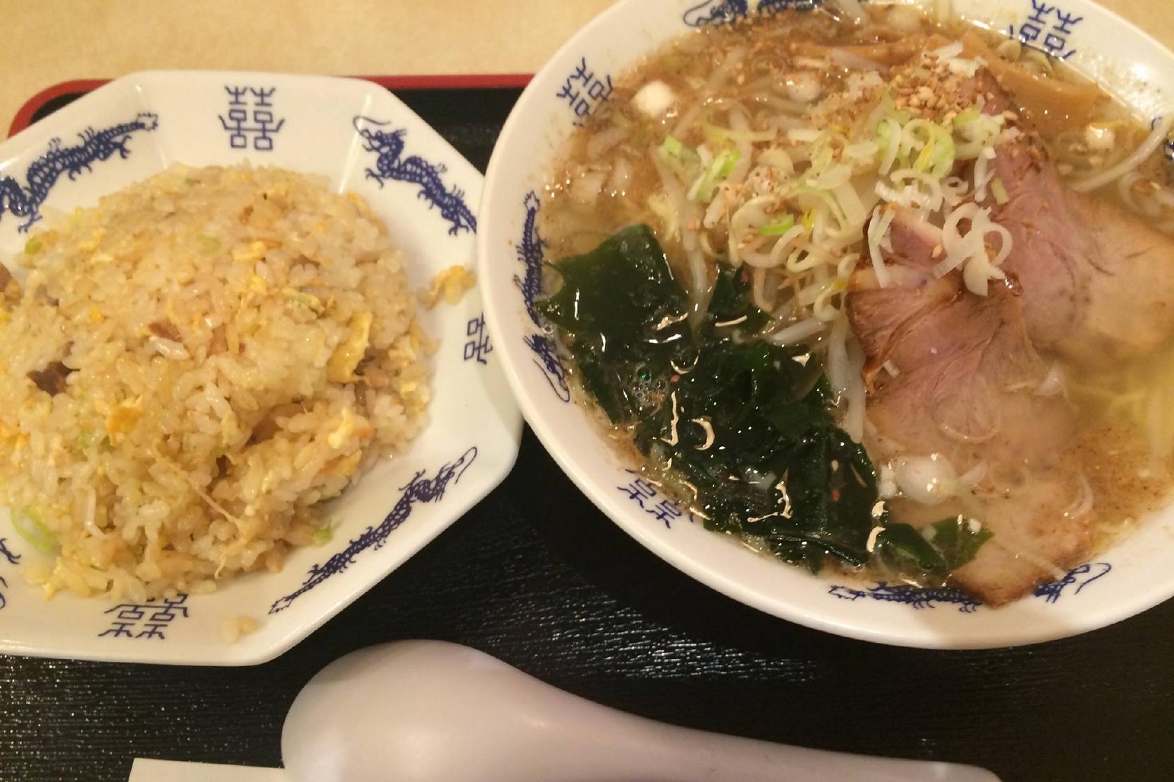 ダイニング 桃華