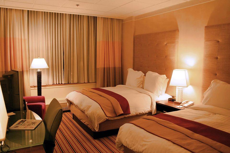 Hotel fishtail and lodge
