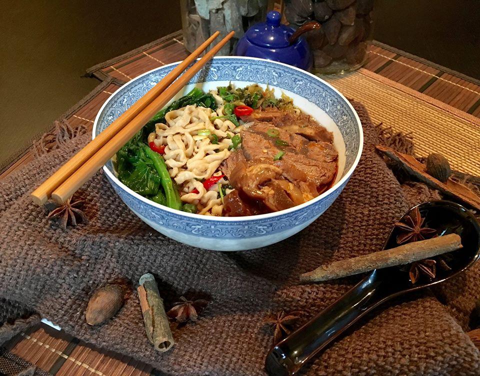 Mee 101 Noodle House - ໝິ່ ໜື່ງສູນໜື່ງ