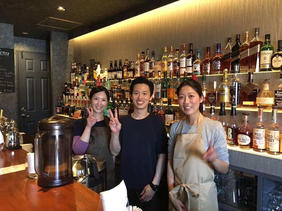カレー屋3時まで。