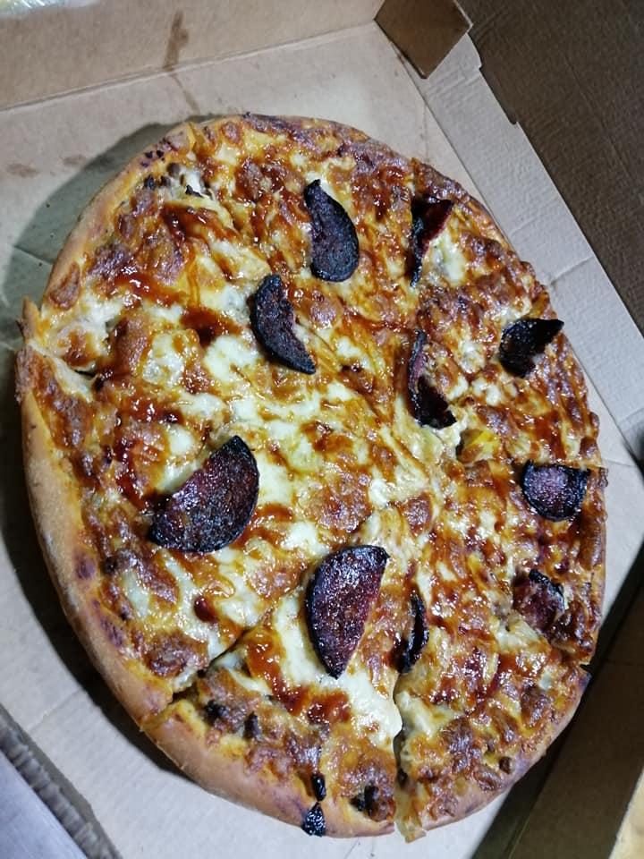 Mimi Joey's homemade pizza