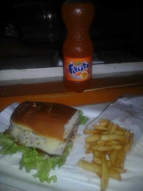 Flopi Lanches.