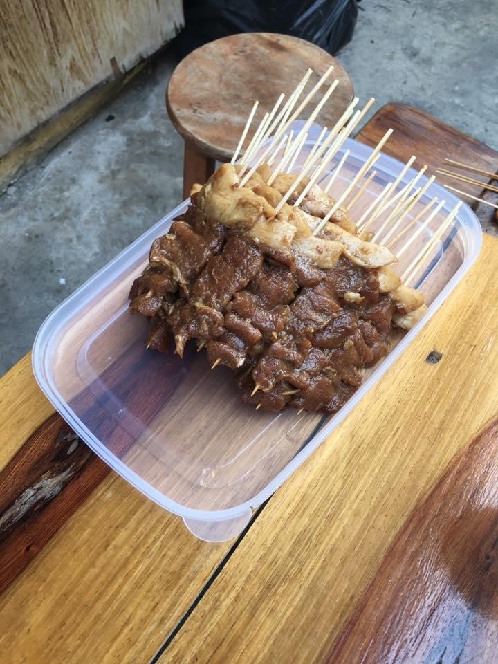 หมูปิ้งหมวดทอม&หมู่นิก