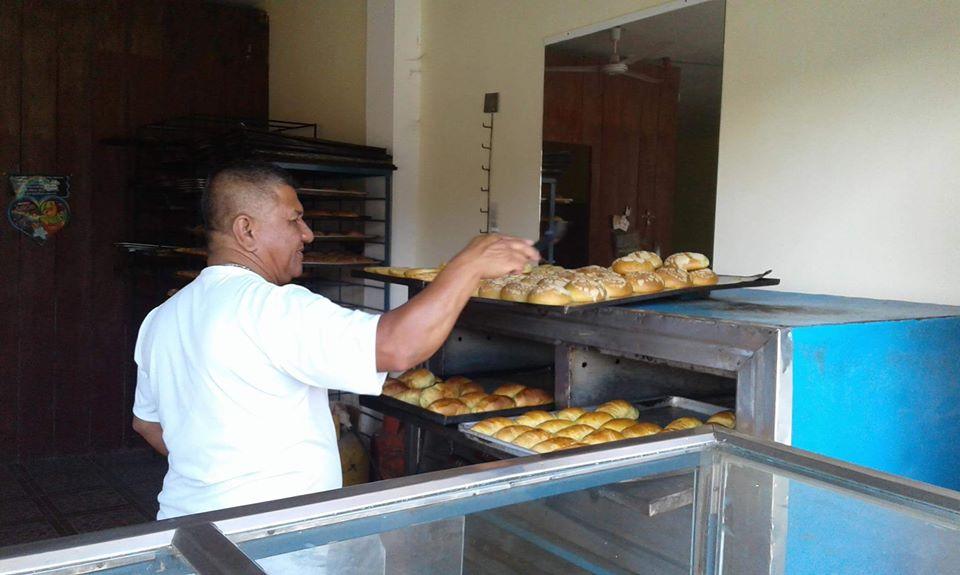 Nexar's Bakery and Pizza / Panadería y pizza de Nexar
