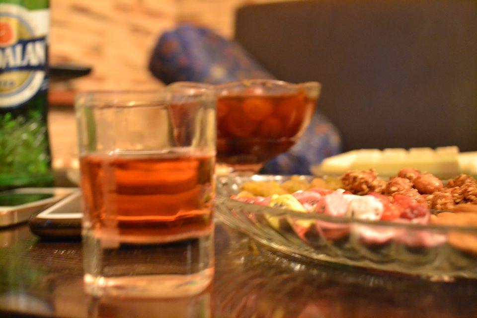 Mixəy Qəlyan Və Çay Evi