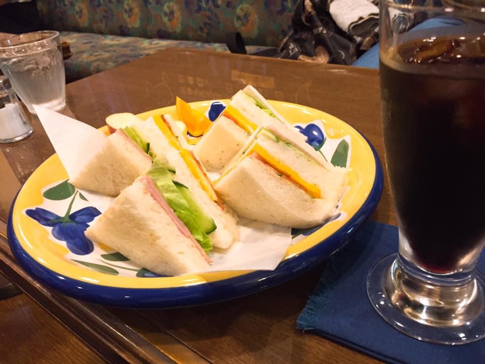 木馬の館