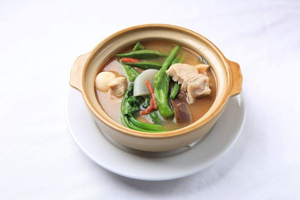 HamaRaja curry bar with asian cuisine