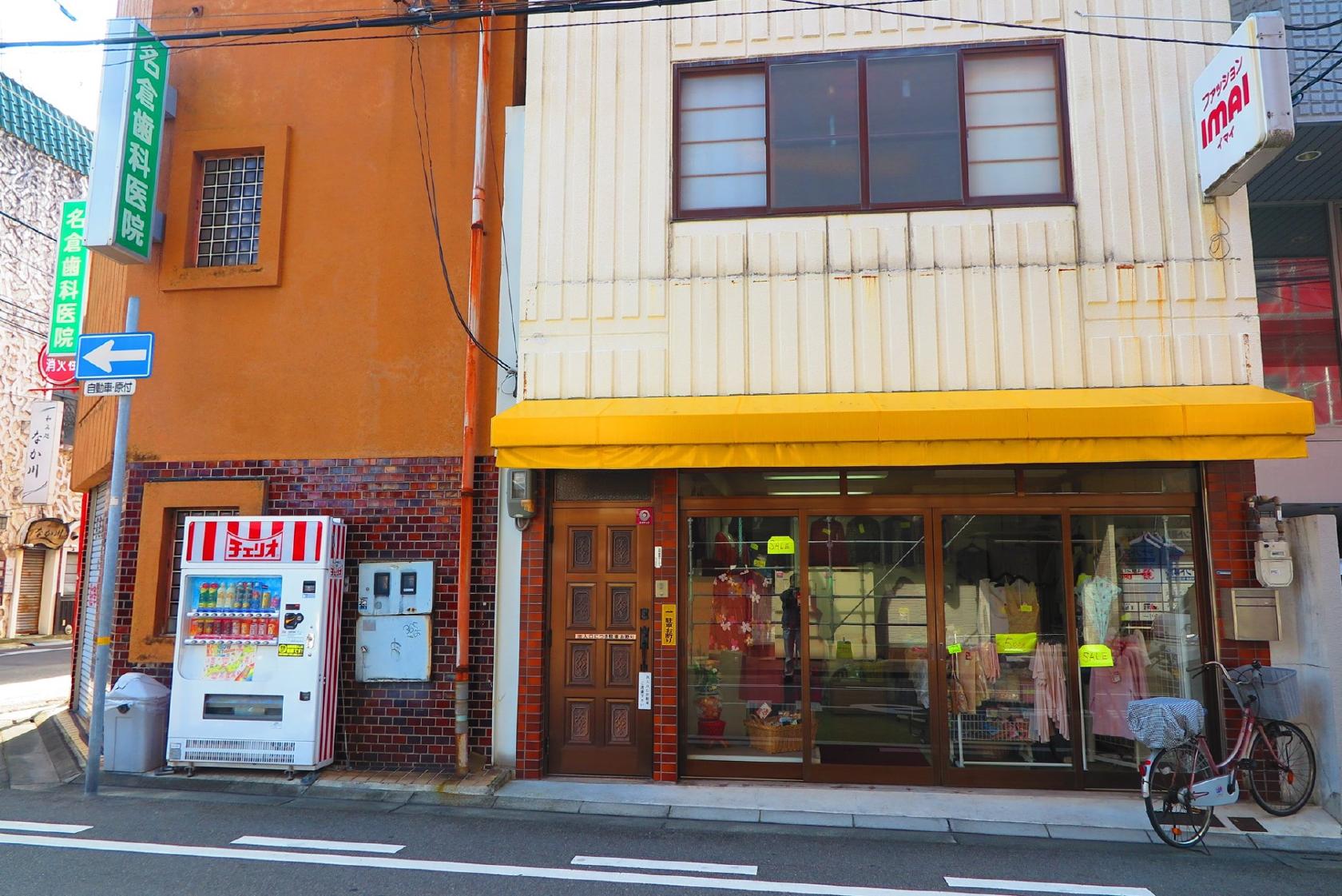 炭火焼き鶏 萬鶏路