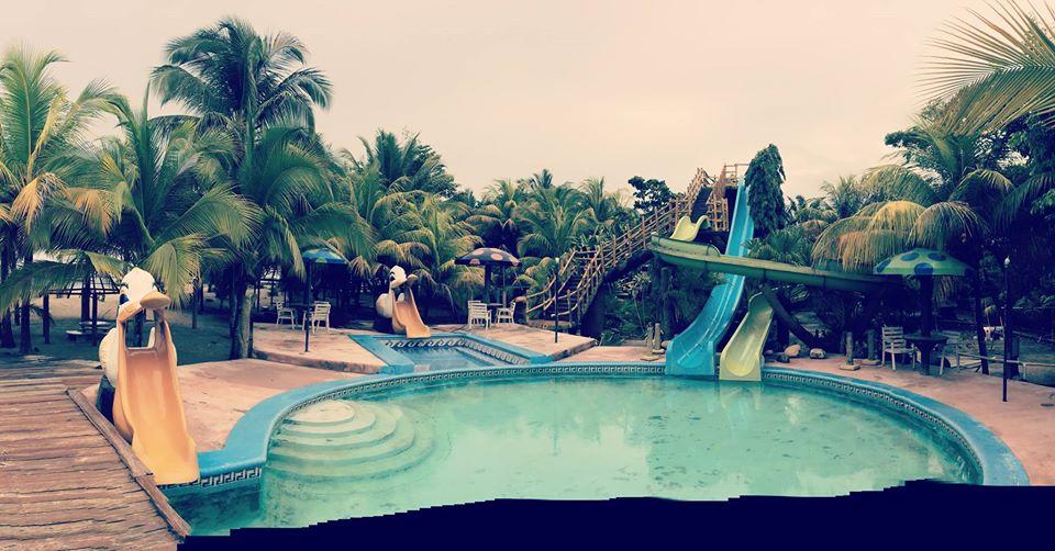 Pelican Resort
