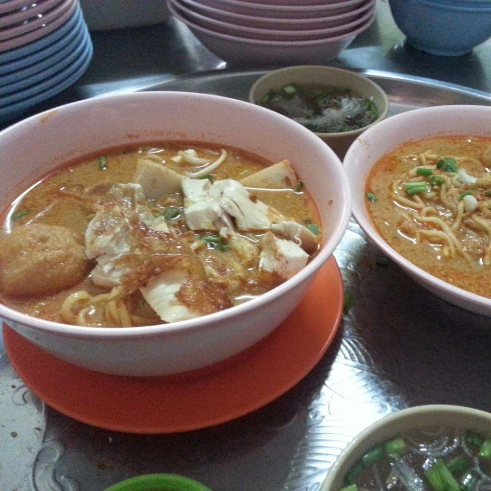 Mee Kari Bota