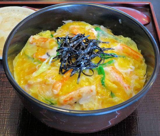 丹後の海鮮丼専門店　瑞松苑　旬の魚貝類いっぱい揃っています。
