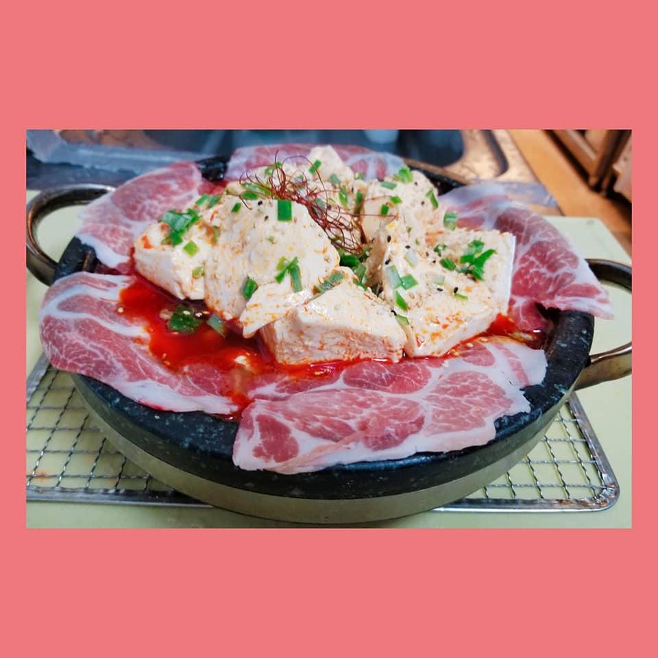 北海道　千歳　ちょるほん鍋 한국음식. 관광.Korean restaurant