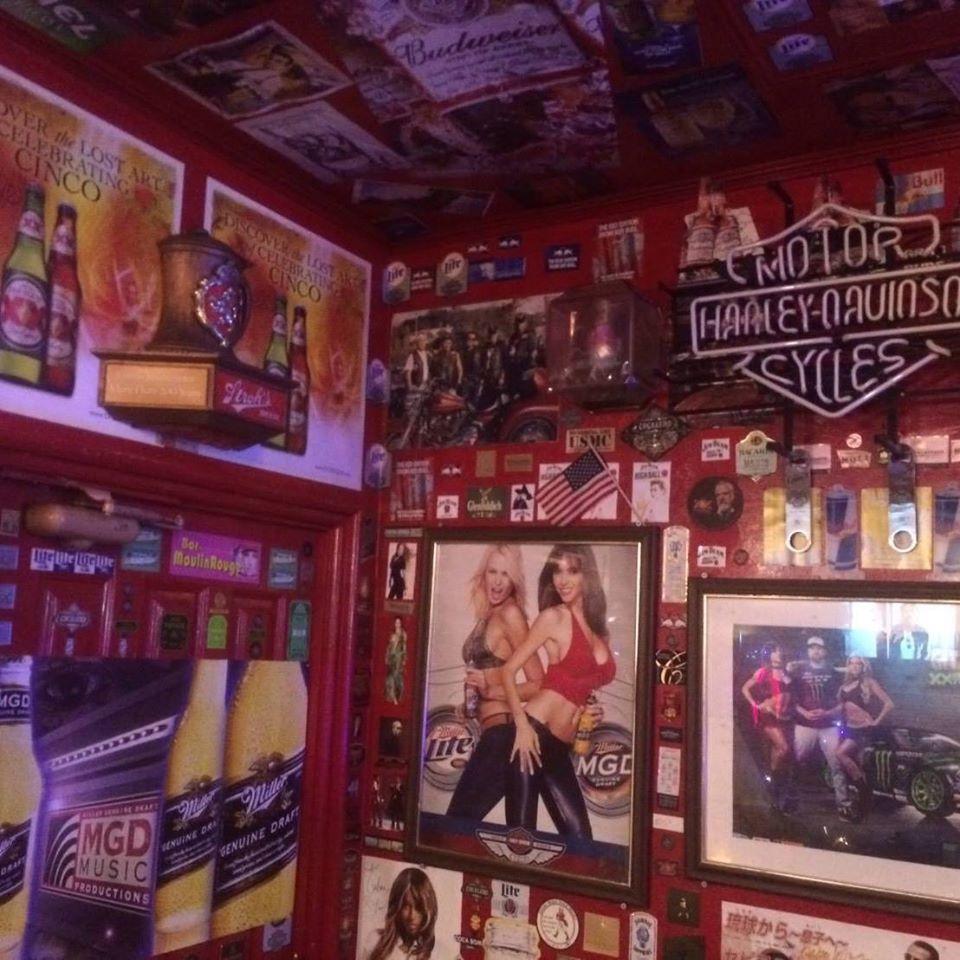 Bar 　　　　　　Moulin Rouge