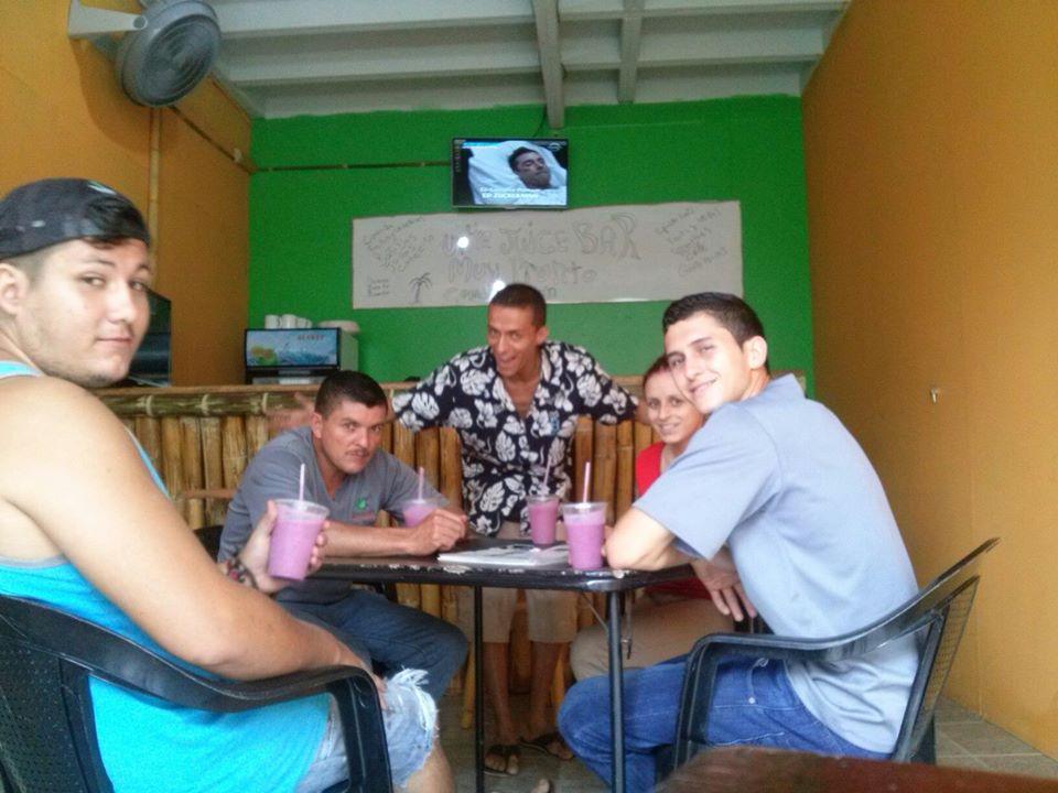 Uvita JuiceBar & Sport Cafe