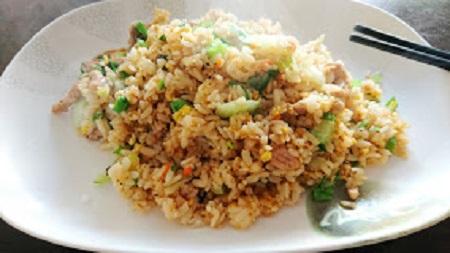 黃媽媽炒麵炒飯館