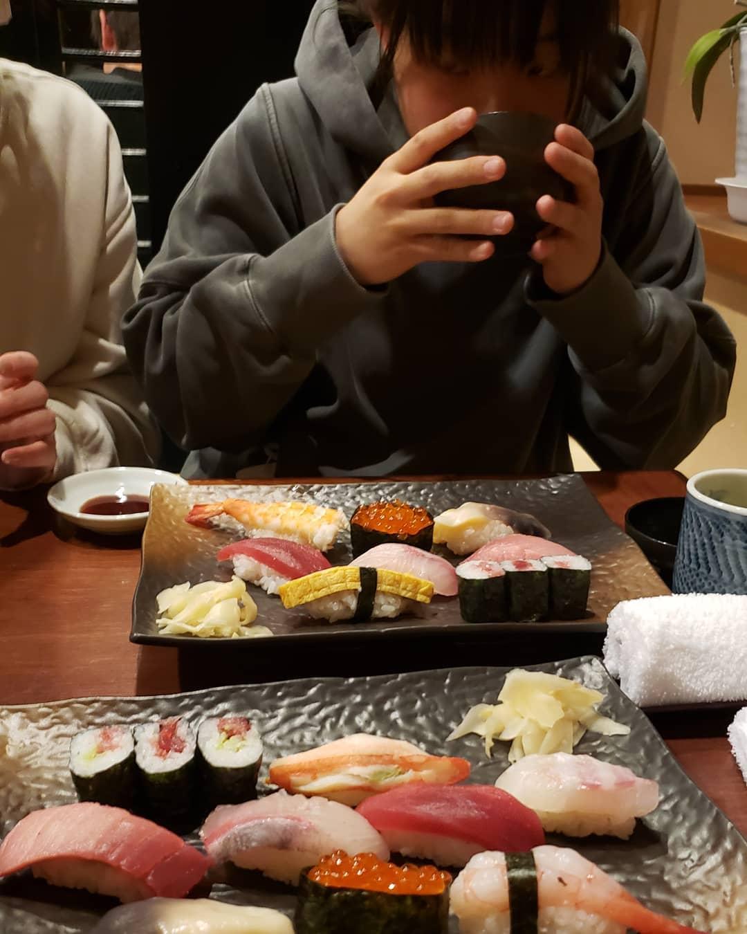 鮨割烹かしわ