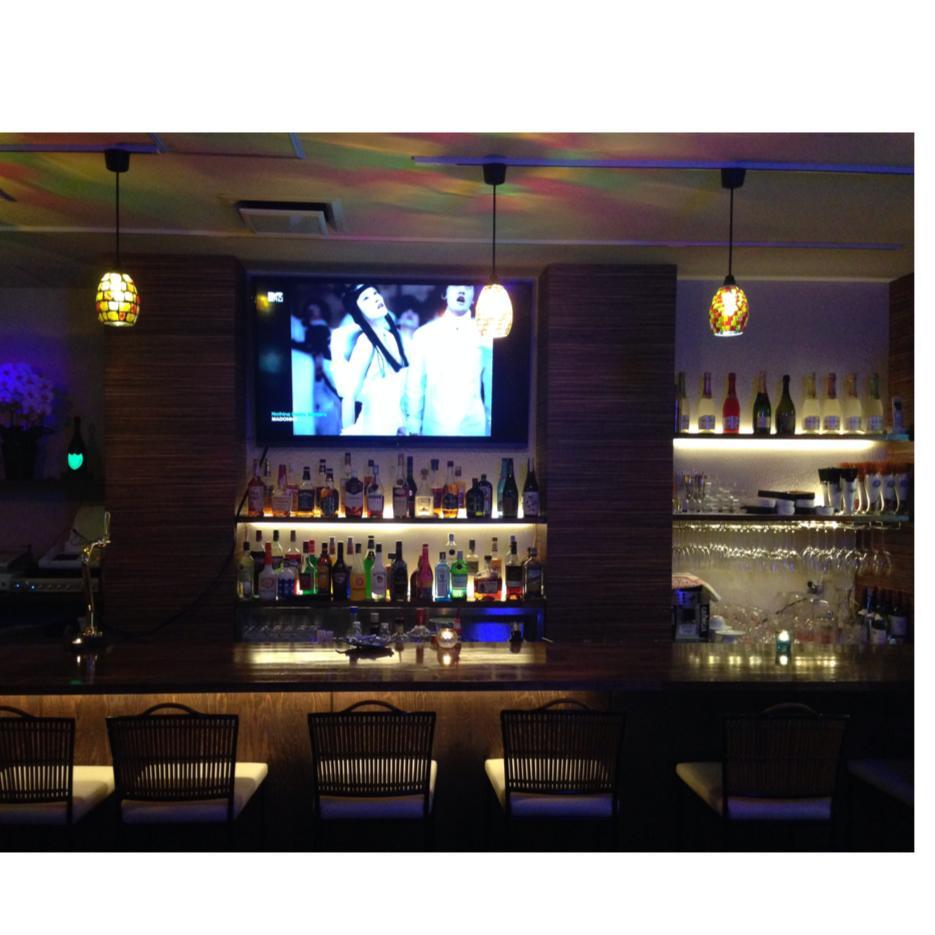 Dining Sports Bar運