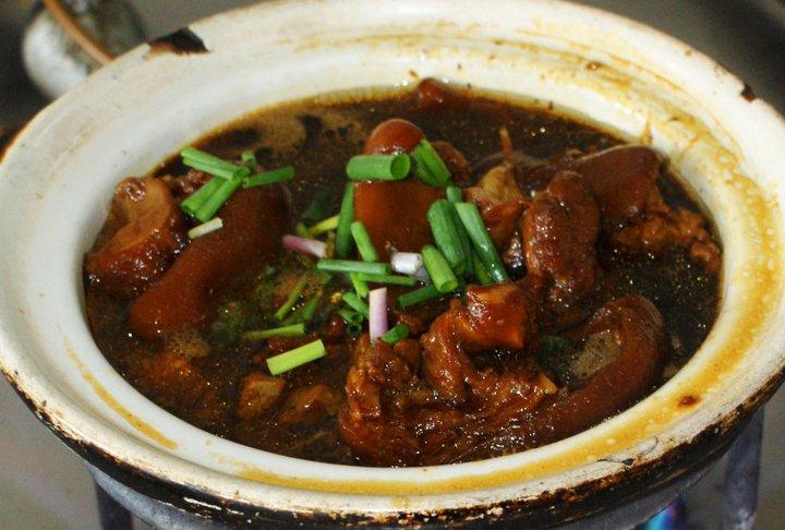阿宝砂煲肉骨茶