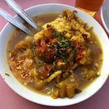 Menerima pesanan lontong kikil