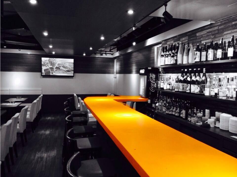 bar yellow