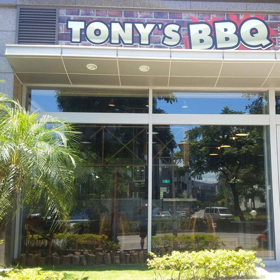 Tony's Bar B Que Smokehouse