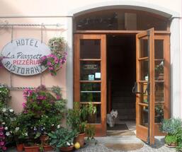 La Piazzetta Hotel Ristorante Pizzeria