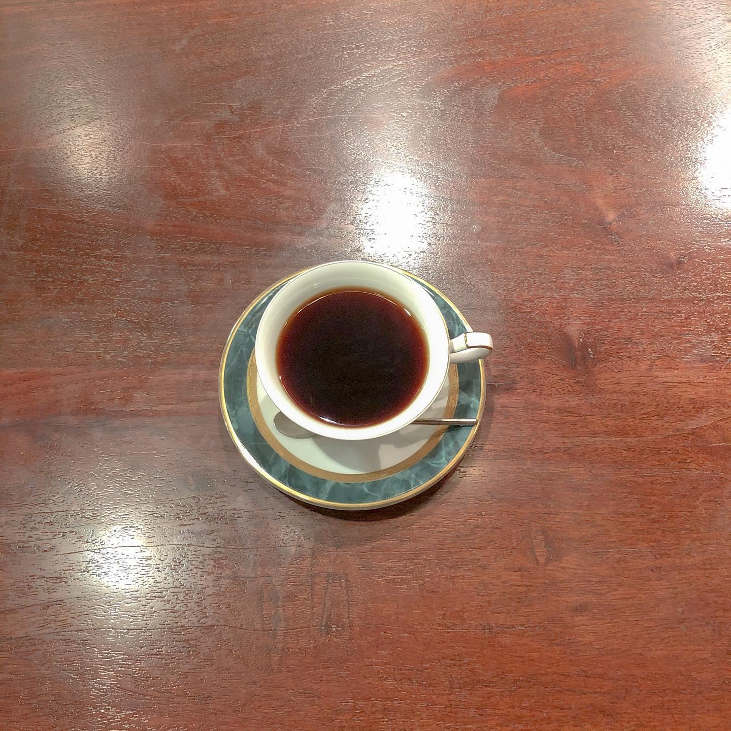 トムズカフェ