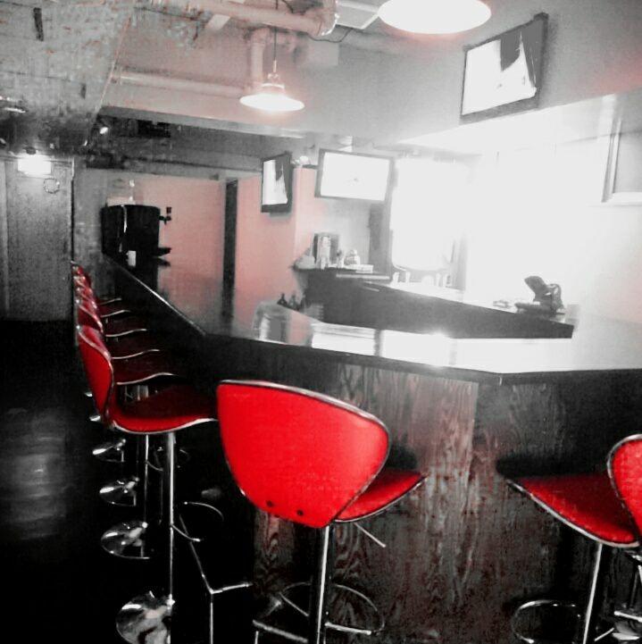 Bar Poupee