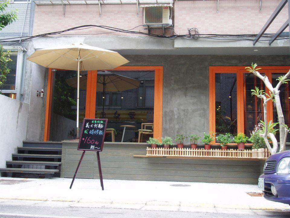 In live 家居生活體驗餐廳