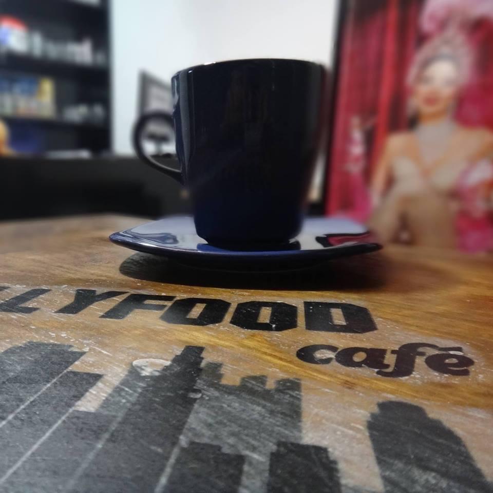Hollyfood café