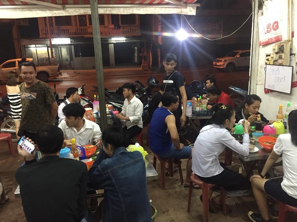 ຮ້ານ ອ້າຍໂລ້ ເຂົ້າປຽກ/ເຝີແຊບ 4ແຍກບ້ານຕານມີໄຊ