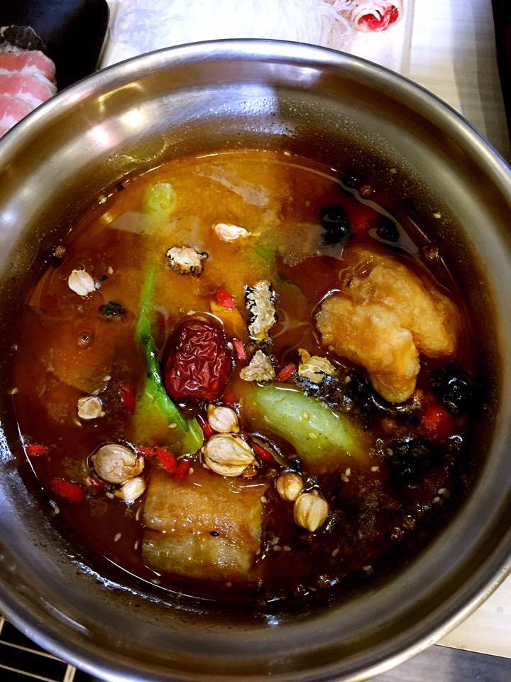 胡塗白湯鍋物竹北總店