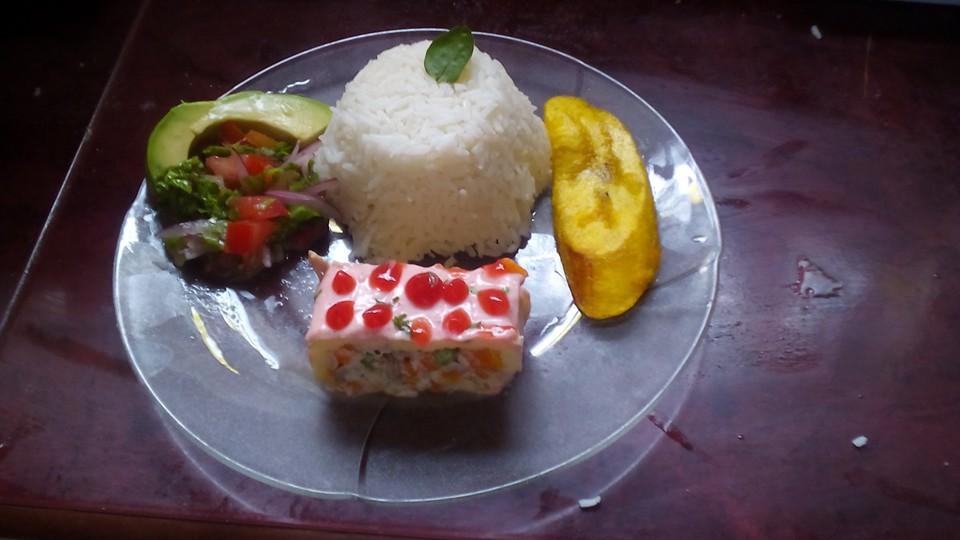 Las Cañitas Comida Costeña