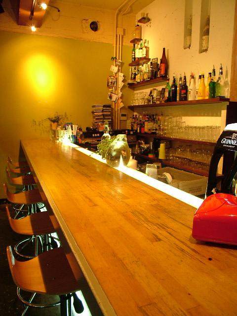 Cafe & kitchen Bar if