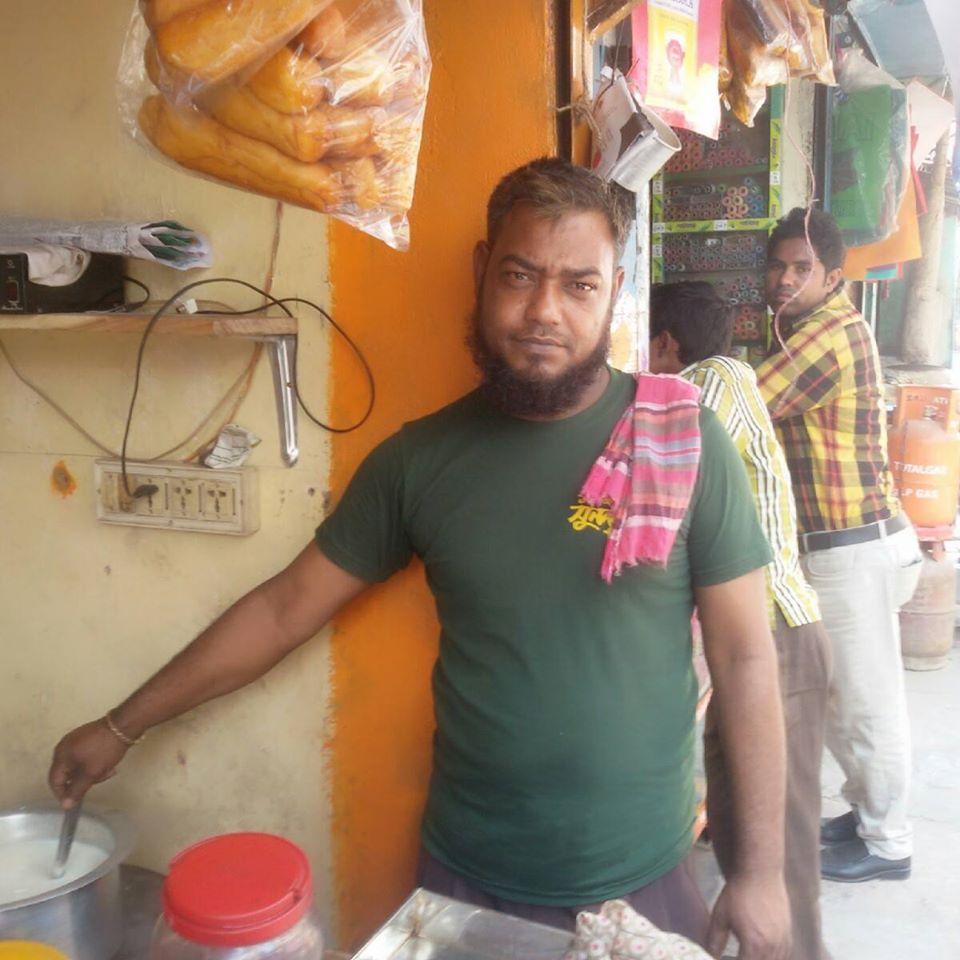 আনোয়ার মামার চা'র দোকান