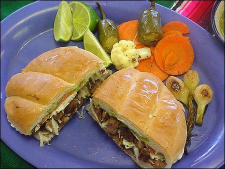 Antojitos Mexicanos "EL Porton"