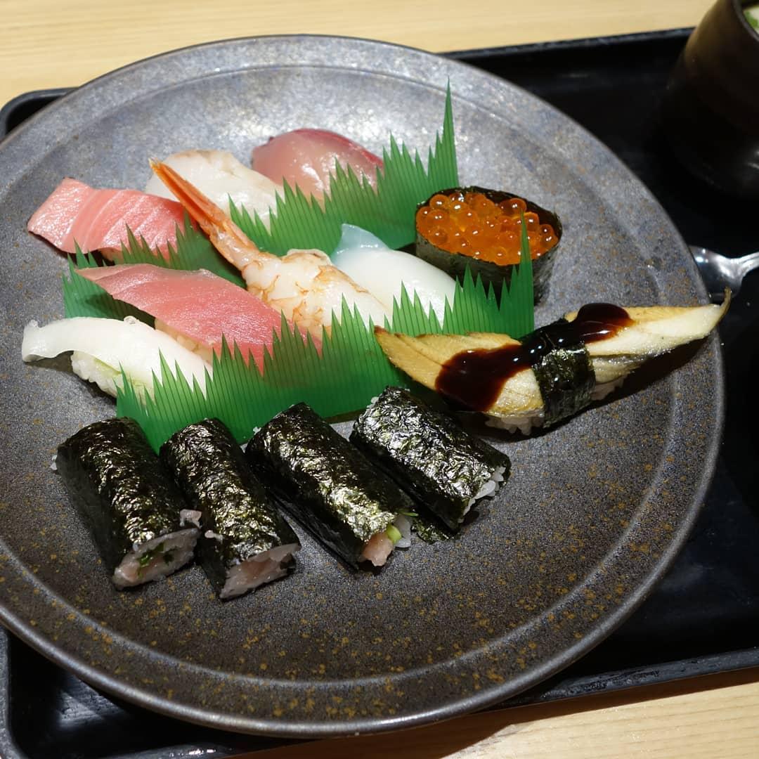 魚忠回転さかなや寿司