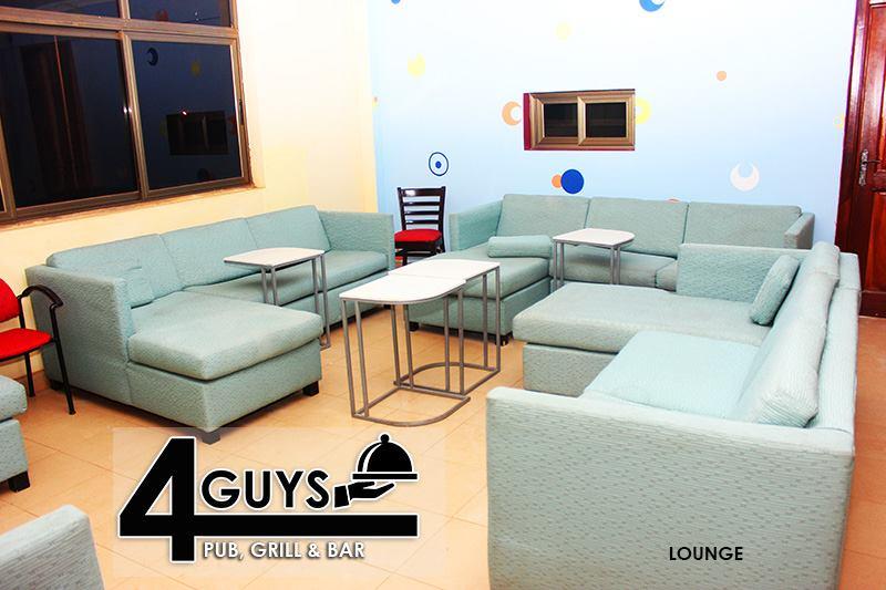 4 Guys Pub, Grill & Bar