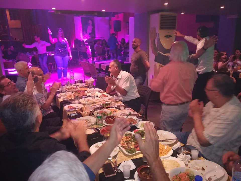 مطعم المنهل