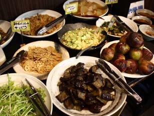 豆腐料理とお惣菜バイキング 大地の恵み