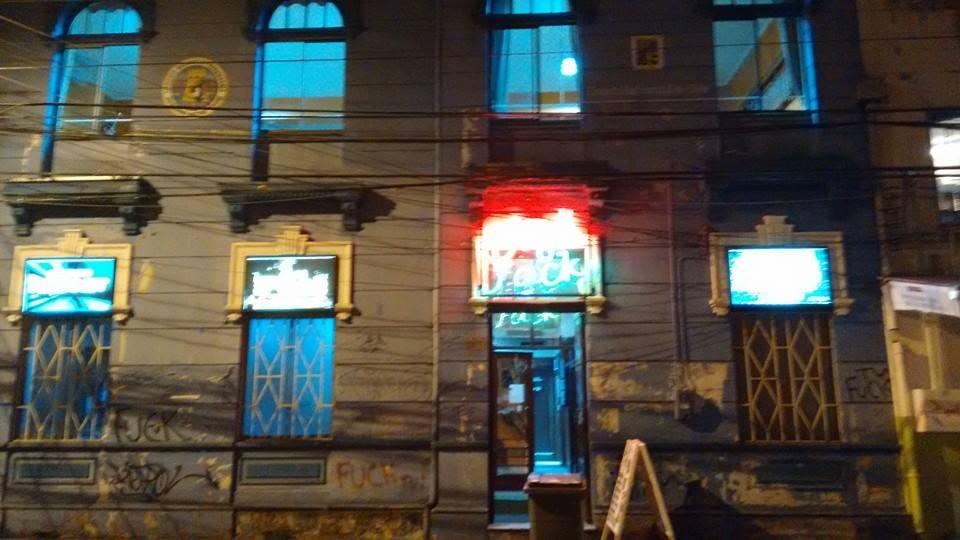 Black y jack restobar.